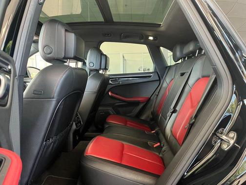 2018 Porsche Macan Sport Edition