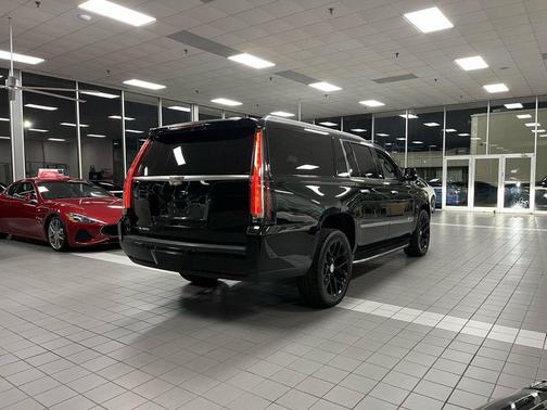 2017 Cadillac Escalade ESV Luxury