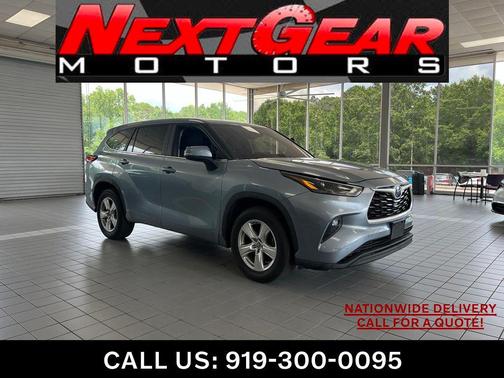 Moon Dust 2023 Toyota Highlander Hybrid LE