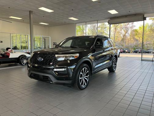 Agate Black Metallic 2020 Ford Explorer ST