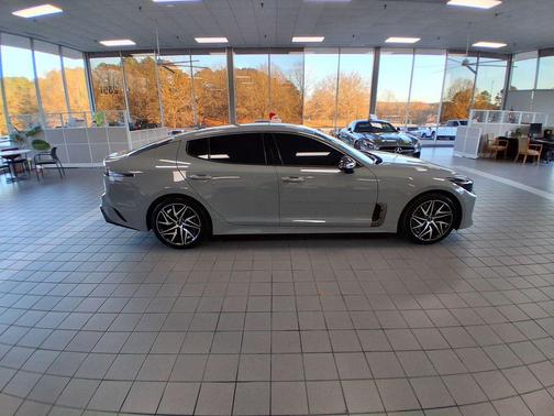 2022 Kia Stinger GT-Line