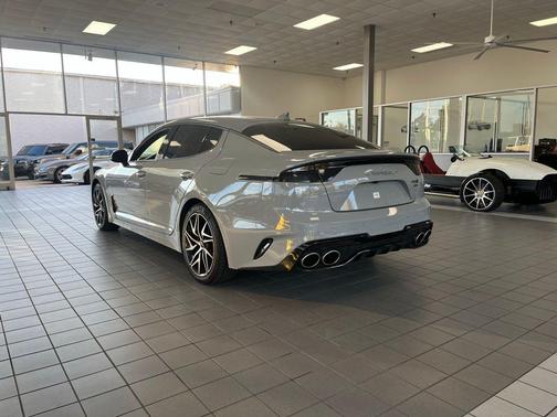 2022 Kia Stinger GT-Line