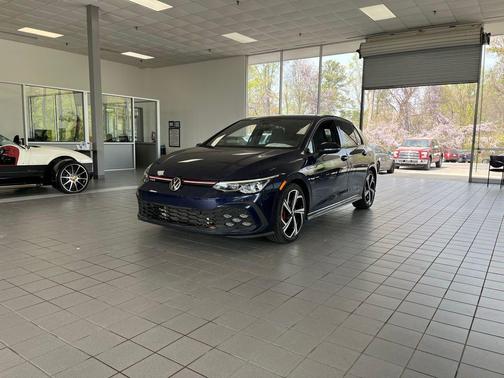 2024 Volkswagen Golf GTI 2.0T SE DSG