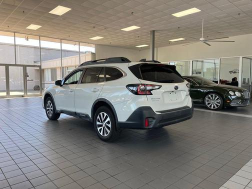 Crystal White Pearl 2020 Subaru Outback Premium