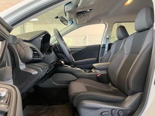 Crystal White Pearl 2020 Subaru Outback Premium