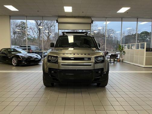 2023 Land Rover Defender 110 X-Dynamic SE