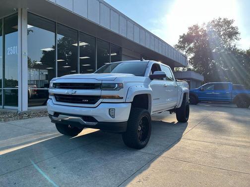 Iridescent Pearl Tricoat 2016 Chevrolet Silverado 1500 2LT