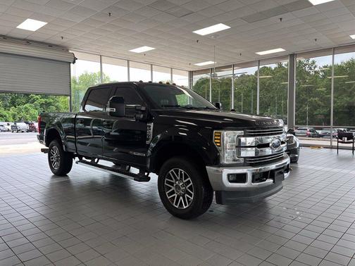 Shadow Black 2018 Ford F-250 Lariat