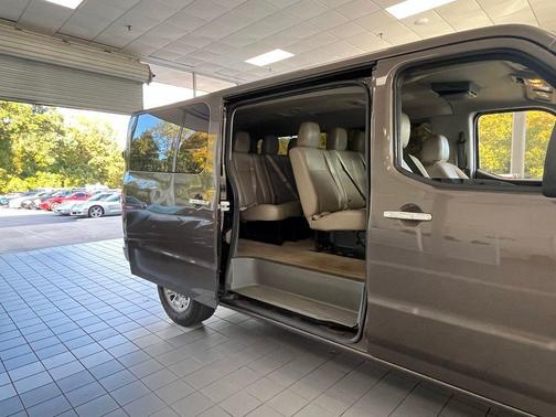 2016 Nissan NV Passenger NV3500 HD SL V8