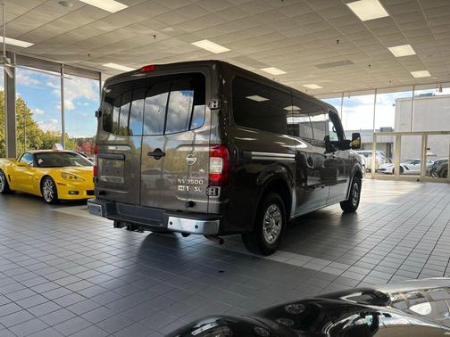 2016 Nissan NV Passenger NV3500 HD SL V8