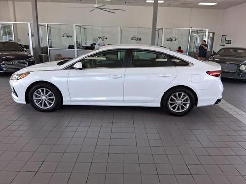 2018 Hyundai SONATA SE