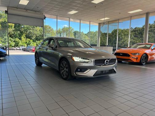 2019 Volvo S60 T5