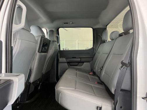 Oxford White 2022 Ford F-150 XL