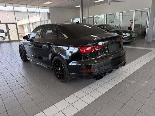 Mythos Black Metallic 2018 Audi RS 3 2.5T