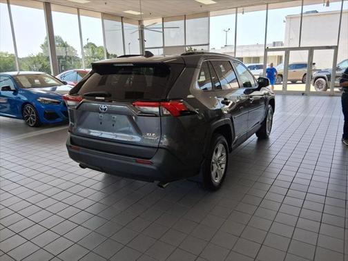 2020 Toyota RAV4 Hybrid XLE