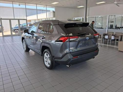2020 Toyota RAV4 Hybrid XLE
