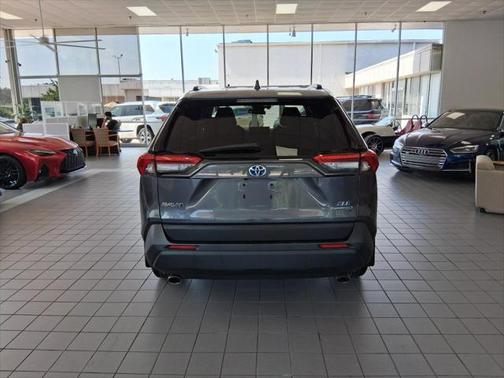 2020 Toyota RAV4 Hybrid XLE