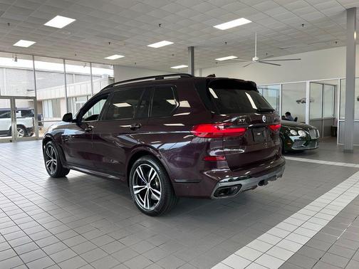 Ametrin Metallic 2022 BMW X7 M50i