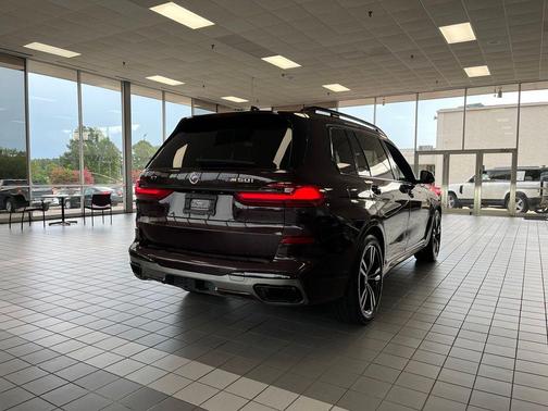 Ametrin Metallic 2022 BMW X7 M50i