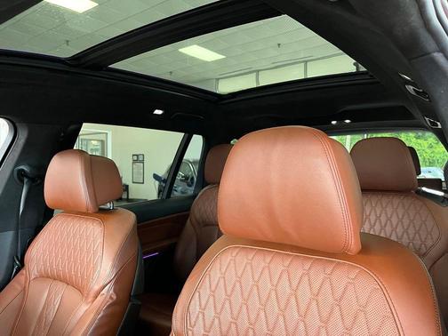 Ametrin Metallic 2022 BMW X7 M50i