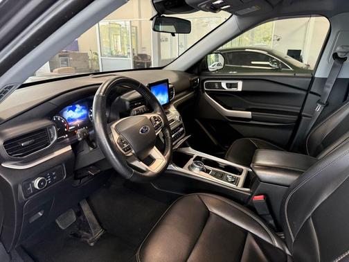 Carbonized Gray Metallic 2022 Ford Explorer XLT