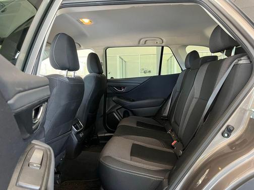Brilliant Bronze Metallic 2022 Subaru Outback Premium