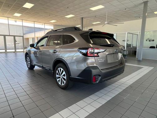 Brilliant Bronze Metallic 2022 Subaru Outback Premium