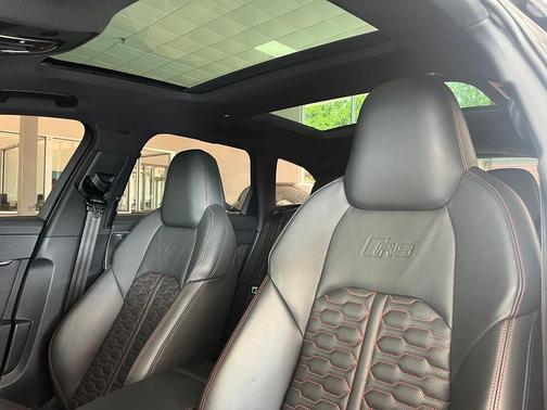 Black 2022 Audi RS 6 Avant 4.0T