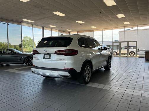 Mineral White Metallic 2020 BMW X5 xDrive40i