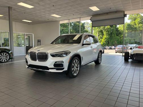 Mineral White Metallic 2020 BMW X5 xDrive40i