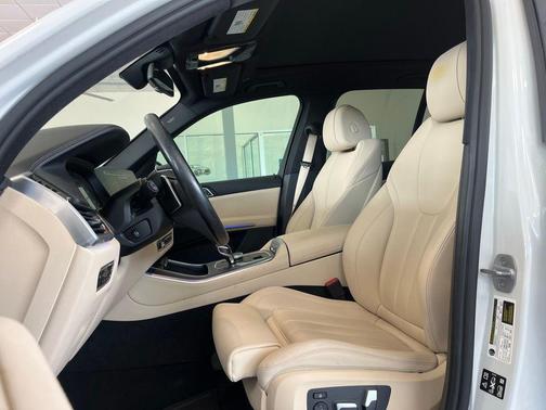 Mineral White Metallic 2020 BMW X5 xDrive40i