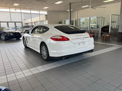 2011 Porsche Panamera 4