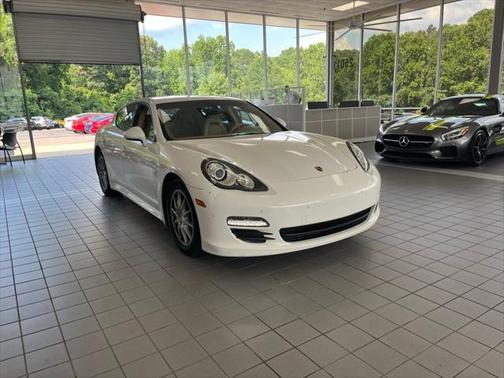 2011 Porsche Panamera 4