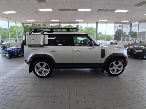 2020 Land Rover Defender 110 SE