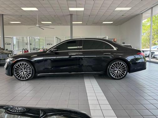 Black 2022 Mercedes-Benz S-Class 4MATIC
