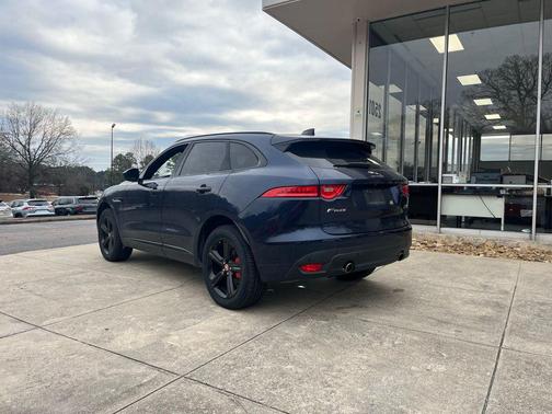 2018 Jaguar F-PACE 30t R-Sport