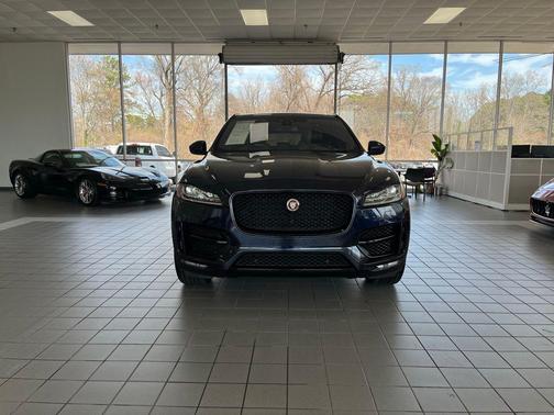 2018 Jaguar F-PACE 30t R-Sport