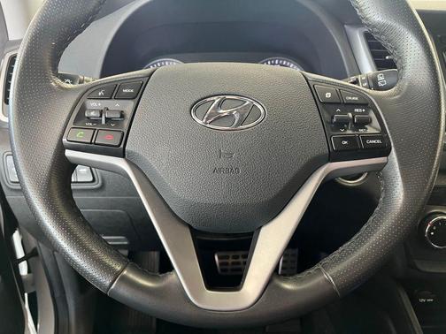 2017 Hyundai TUCSON Night