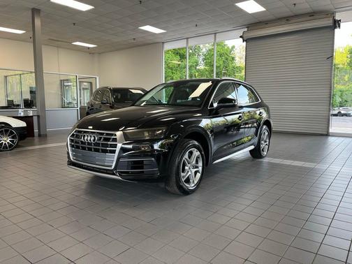 Black Metallic 2019 Audi Q5 2.0T Premium
