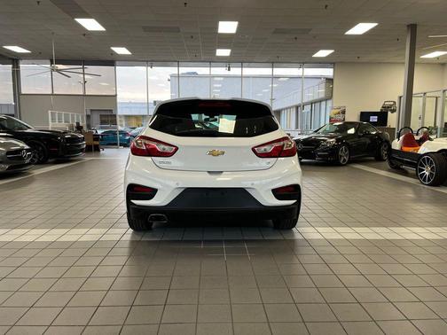 Summit White 2017 Chevrolet Cruze LT