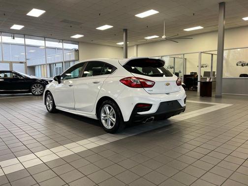 Summit White 2017 Chevrolet Cruze LT