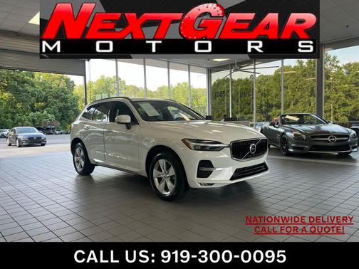 Ice White 2022 Volvo XC60 B5 Momentum