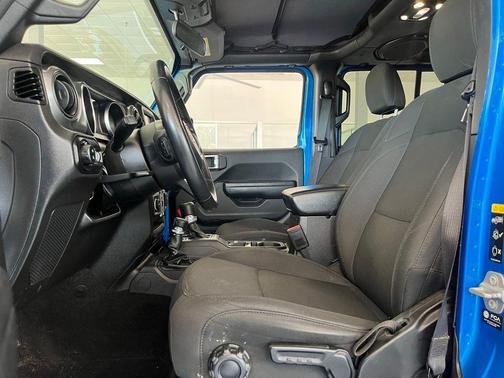 Hydro Blue Pearlcoat 2022 Jeep Gladiator Sport S