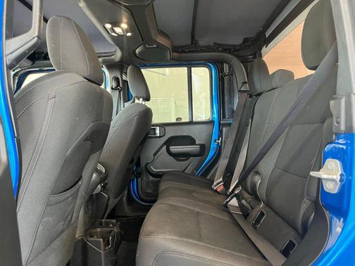 Hydro Blue Pearlcoat 2022 Jeep Gladiator Sport S