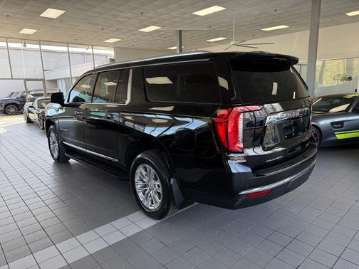 2021 GMC Yukon XL SLT