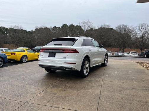 2023 Audi Q8 55 Premium