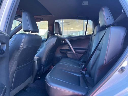 2016 Toyota RAV4 SE