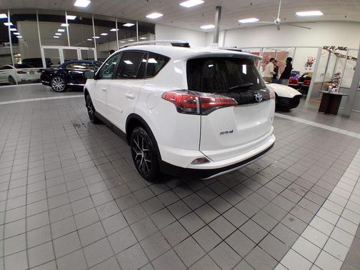 2016 Toyota RAV4 SE