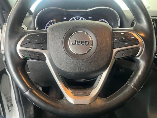 Bright White Clearcoat 2019 Jeep Grand Cherokee Altitude