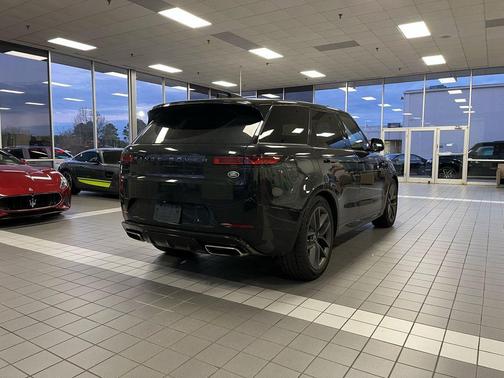 2023 Land Rover Range Rover Sport SE